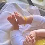 Pulseira / tornozeleira de âmbar bebê olive limão rústico - 14 cm