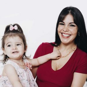 Kit com 2 colares de âmbar barroco limão e quartzo rosa polido (1 para adulto e 1 para bebê)