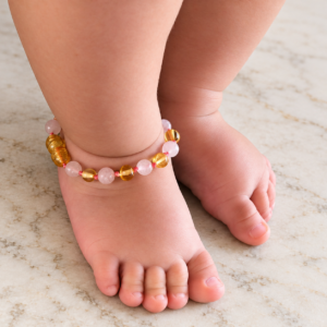 Pulseira / tornozeleira de âmbar bebê premium barroco limão e quartzo rosa polido - 14 cm