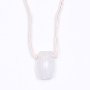 Colar difusor pessoal aromático quartzo branco jarro