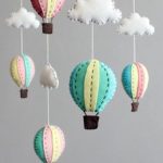 Móbile balões e nuvens de feltro