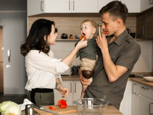 Sinais para a introdução alimentar: meu filho está pronto?