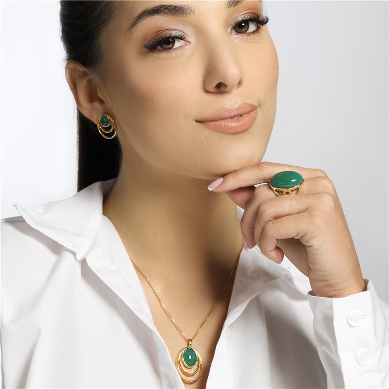Conjunto Aros Folheado a Ouro com Ágata Verde - modelo usando a peça