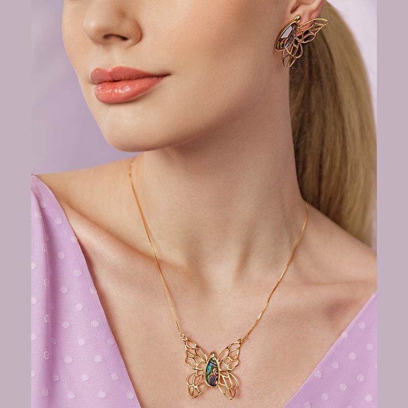 Conjunto Borboleta Folheado a Ouro com Concha Abalone - colar no pescoço