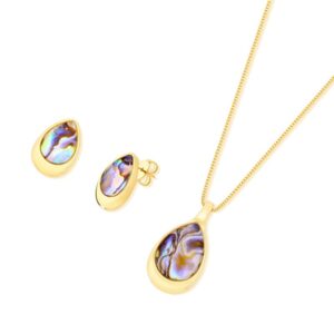 Conjunto Gota Facetada Folheado a Ouro com Opala do Mar - modelo usando a peça