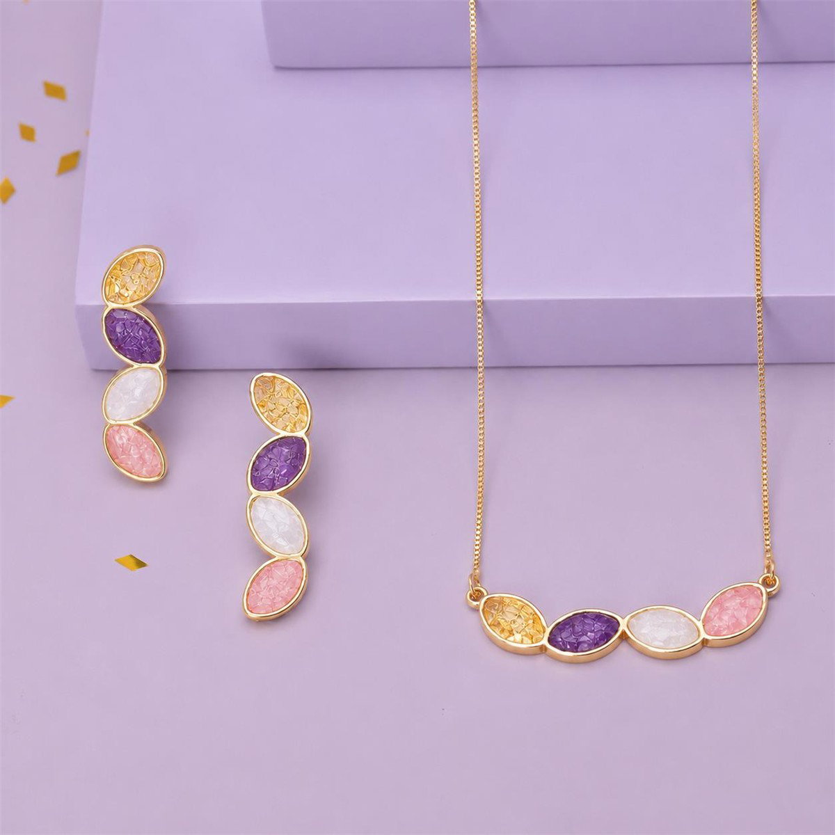 Conjunto Folheado a Ouro com Citrino, Ametista, Selenita e Quartzo Rosa - conjunto exposto