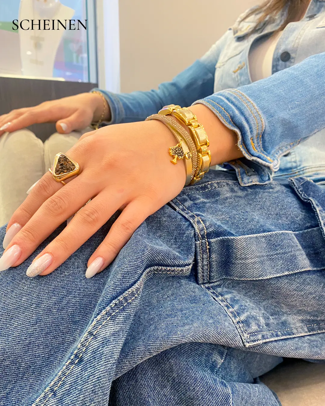 Pulseira Cartier Pingente em Couro Legítimo com Cristais e Árvore da Vida - Imagem 2