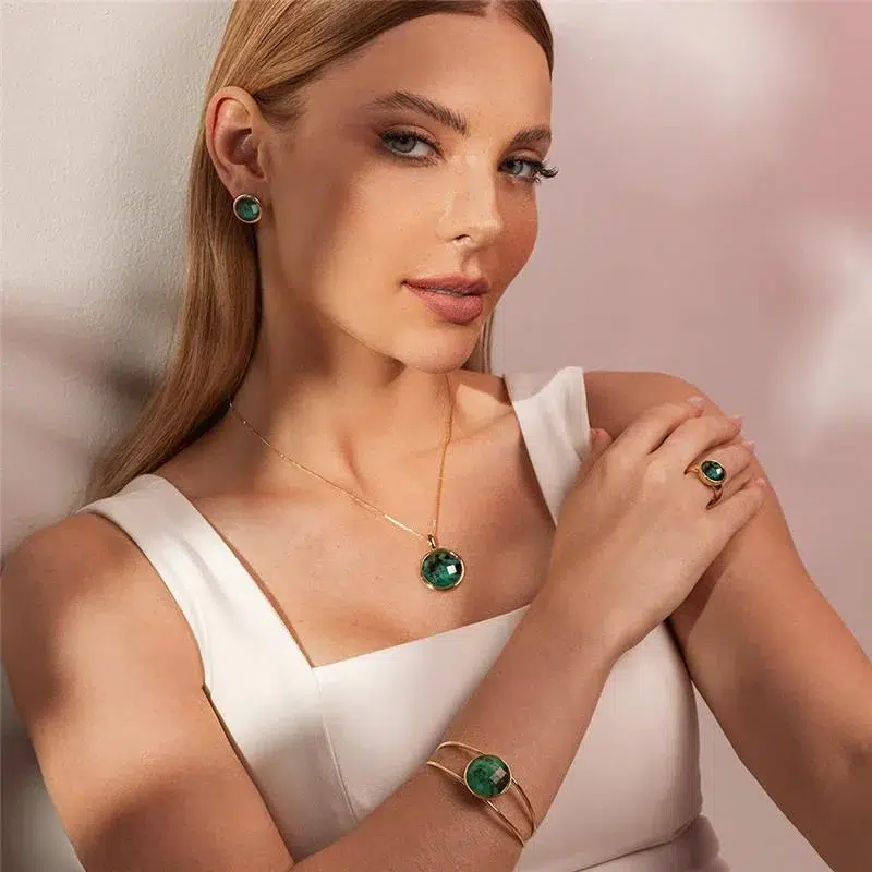Conjunto Folheado a Ouro com Esmeralda Coleção Eterna